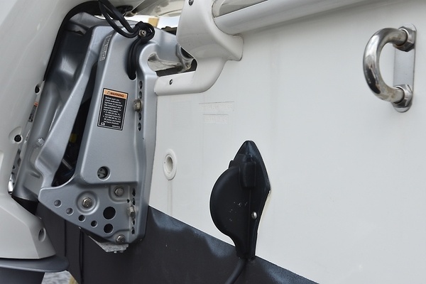 2022 Boston Whaler 25