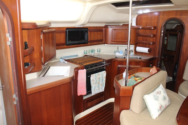 Emma Girl 43ft Hunter Yacht For Sale