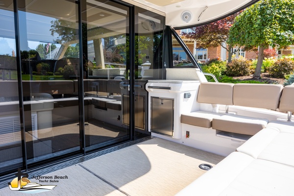 Builders Risk 42ft Regal Yacht For Sale