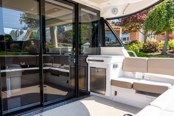 Builders Risk 42ft Regal Yacht For Sale