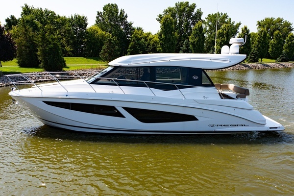42-ft-Regal-2018-42 Grand Coupe-Builders Risk Sandusky Ohio United States  yacht for sale