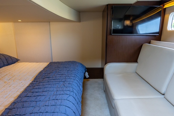 Builders Risk 42ft Regal Yacht For Sale