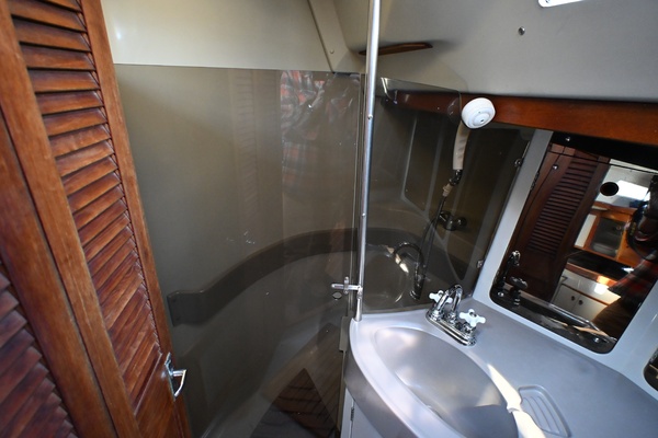 CORELLIAN 40ft C amp C Yacht For Sale