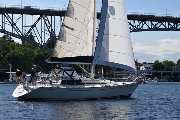CORELLIAN 40ft C amp C Yacht For Sale