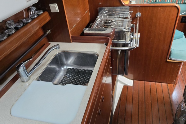 Second Wind 36ft Beneteau Yacht For Sale