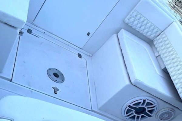 32ft Intrepid Yacht For Sale