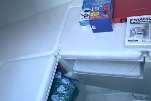 32ft Intrepid Yacht For Sale
