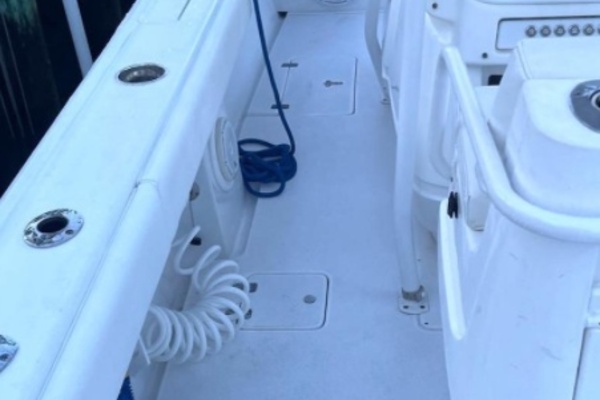 32ft Intrepid Yacht For Sale