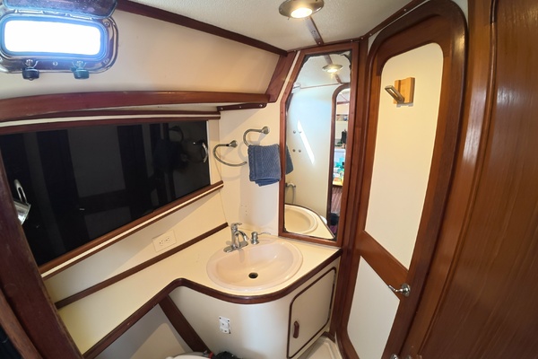 YOLA1 45ft Gulfstar Yacht For Sale