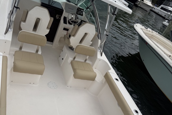 25ft Pursuit Yacht For Sale