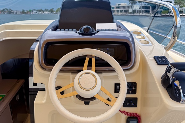 29ft Invictus Yacht For Sale