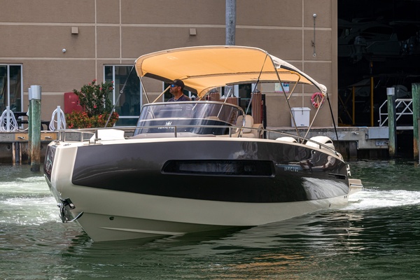29ft Invictus Yacht For Sale