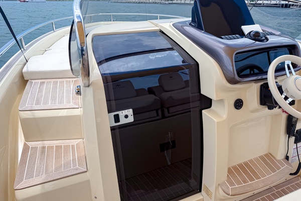 29ft Invictus Yacht For Sale