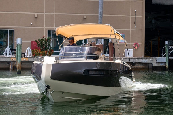 29ft Invictus Yacht For Sale