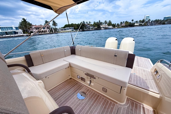 29ft Invictus Yacht For Sale