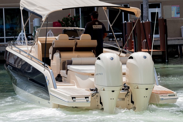 29ft Invictus Yacht For Sale