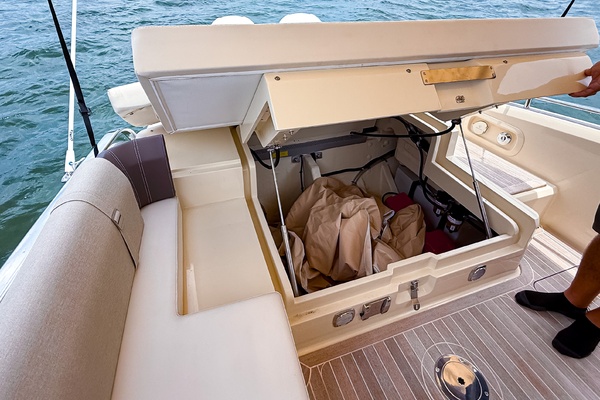 29ft Invictus Yacht For Sale