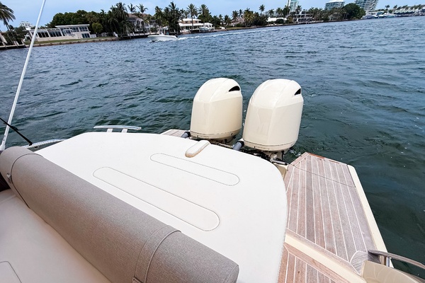 29ft Invictus Yacht For Sale