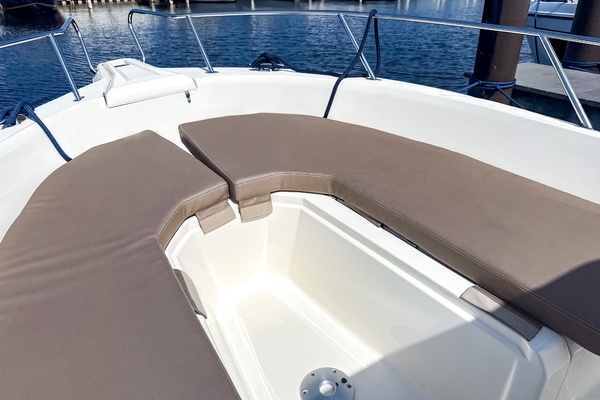 23ft White Shark Yacht For Sale
