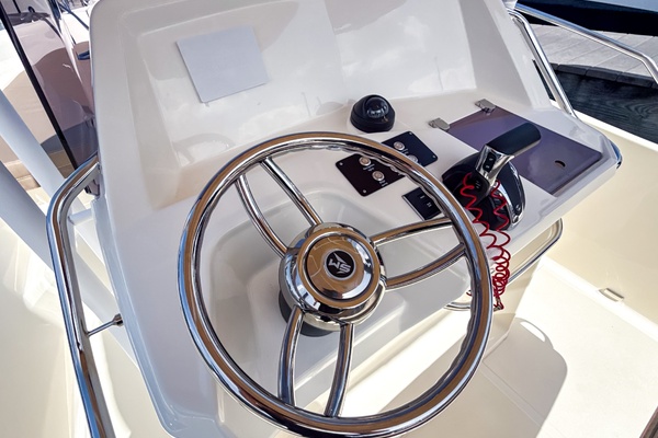 23ft White Shark Yacht For Sale
