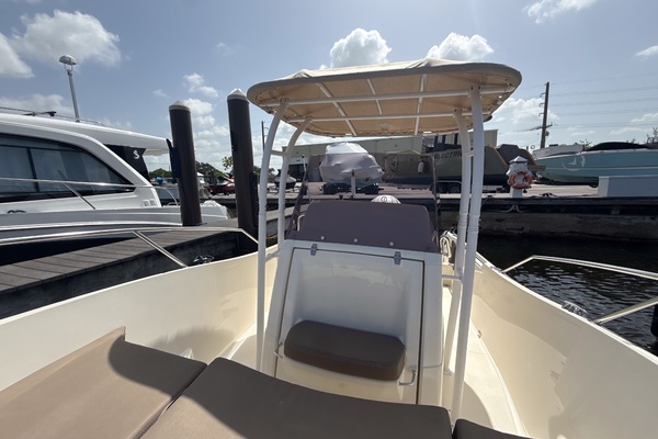 23ft White Shark Yacht For Sale