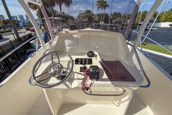 23ft White Shark Yacht For Sale