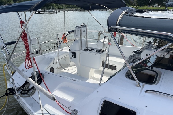 Telok Ayer 40ft Hunter Yacht For Sale