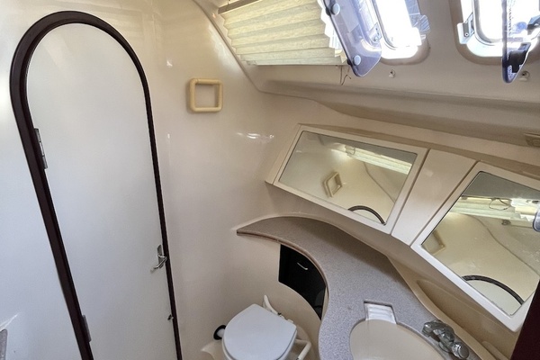 Telok Ayer 40ft Hunter Yacht For Sale