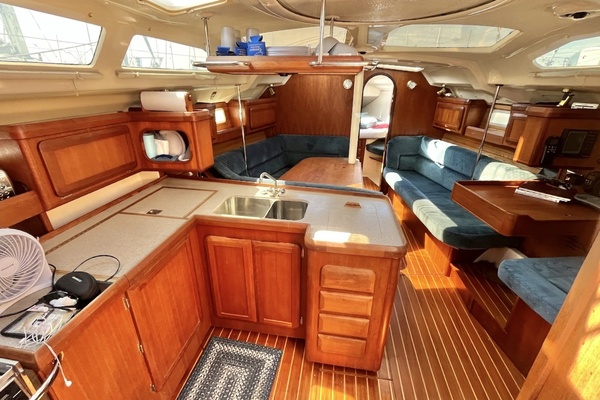 Telok Ayer 40ft Hunter Yacht For Sale
