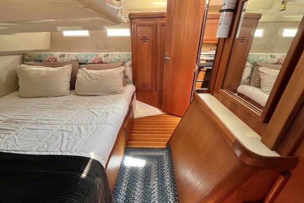 Telok Ayer 40ft Hunter Yacht For Sale