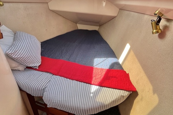 Telok Ayer 40ft Hunter Yacht For Sale