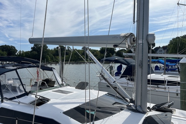 Telok Ayer 40ft Hunter Yacht For Sale
