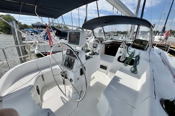 Telok Ayer 40ft Hunter Yacht For Sale