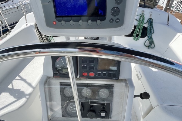 Telok Ayer 40ft Hunter Yacht For Sale