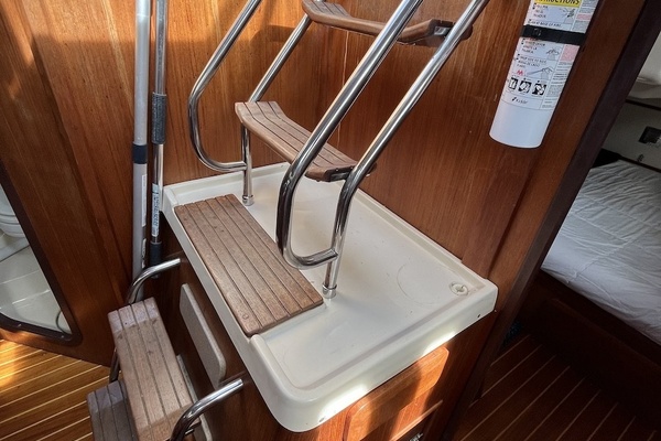 Telok Ayer 40ft Hunter Yacht For Sale