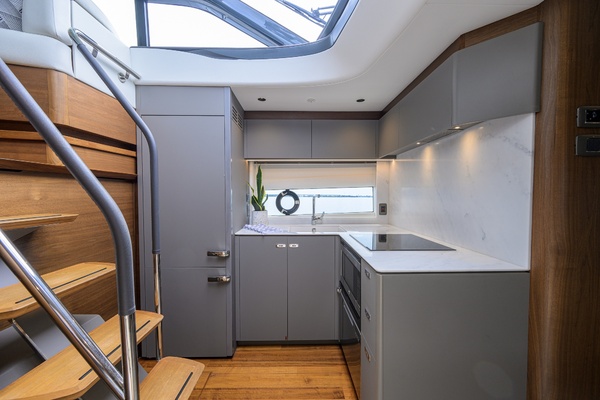 Princess 50 - Crown - Galley