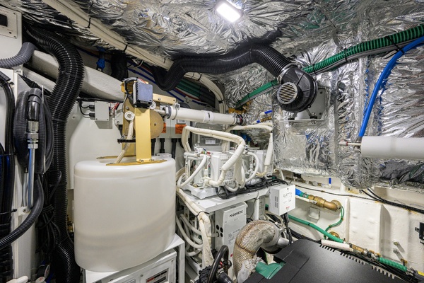 Princess 50 - Crown - Engine Room