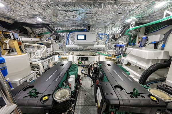 Princess 50 - Crown - Engine Room