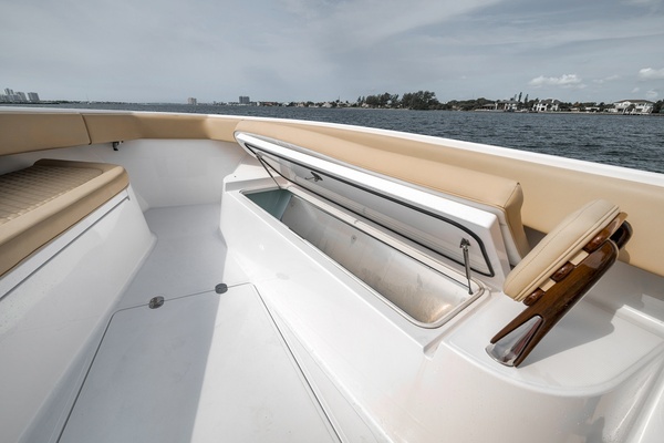 Lifestyle  41ft Bahama Yacht For Sale