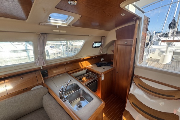 HAYABUSA 40ft Jeanneau Yacht For Sale