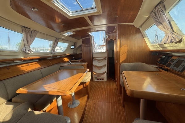 Jeanneau  Yacht For Sale