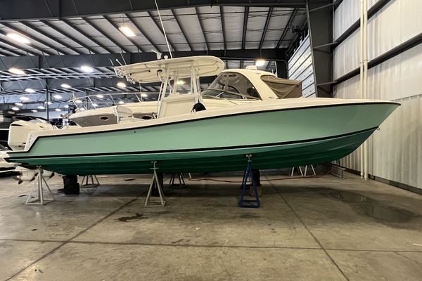 SHAREHOLDER 31ft Contender Yacht For Sale