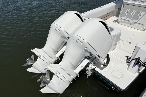 SHAREHOLDER 31ft Contender Yacht For Sale