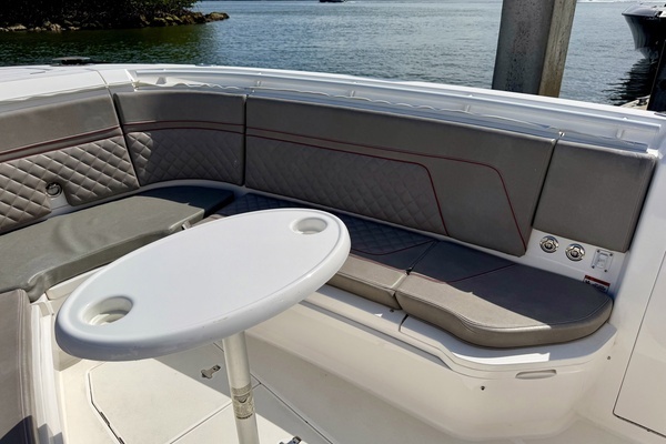 2019 Intrepid 34