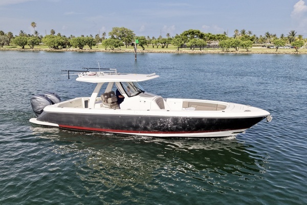 2019 Intrepid 34