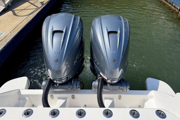 34ft Intrepid Yacht For Sale