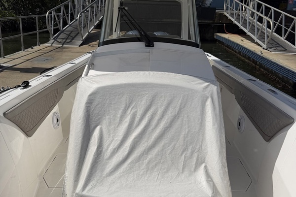 2019 Intrepid 34