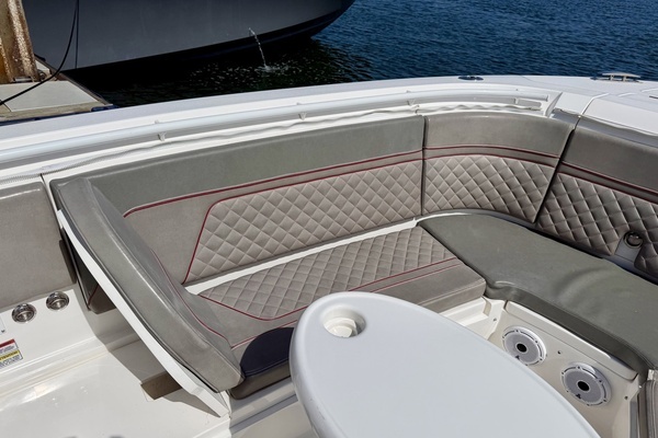 2019 Intrepid 34