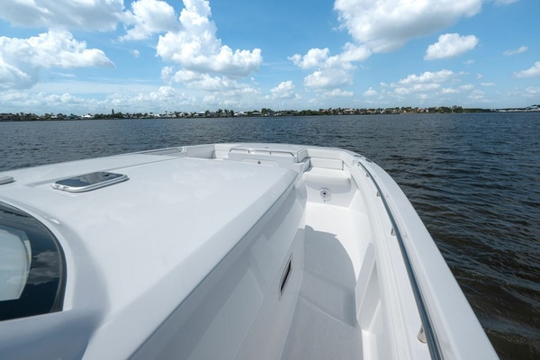 TORO 40ft Powercat Yacht For Sale