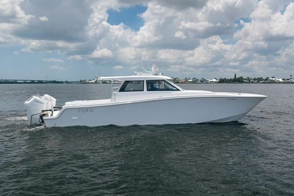 TORO 40ft Powercat Yacht For Sale